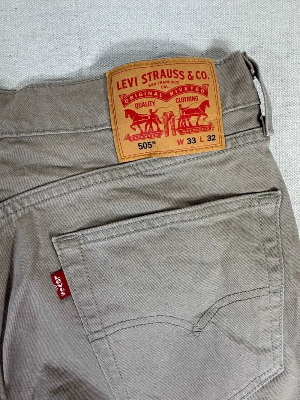 Levi’s Jeans Men’s 505 Jeans 33x32 Tan Khaki 505 Straight Leg Stretch Denim